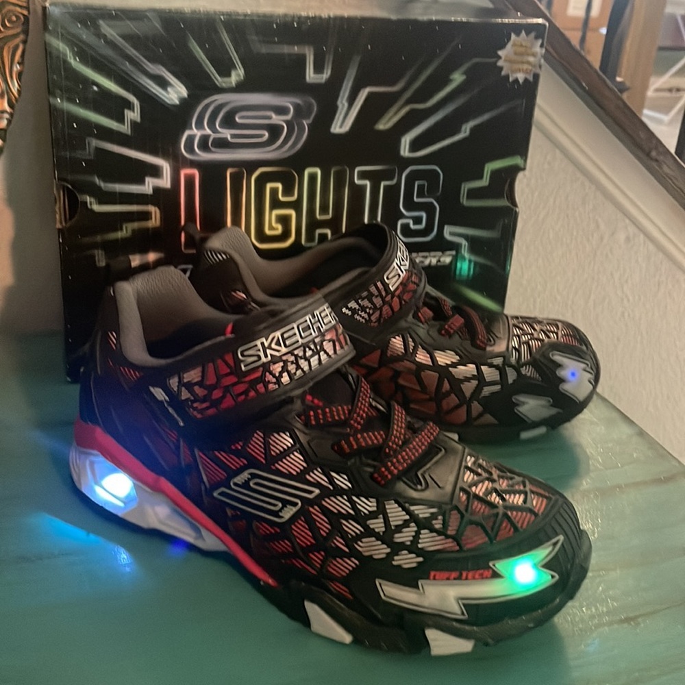 S Lights Powered by Skechers